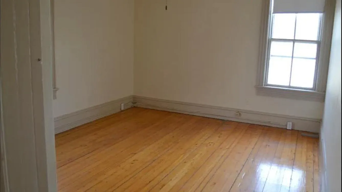 3 bed, 1350 sqft, $2,650 — Photo 3