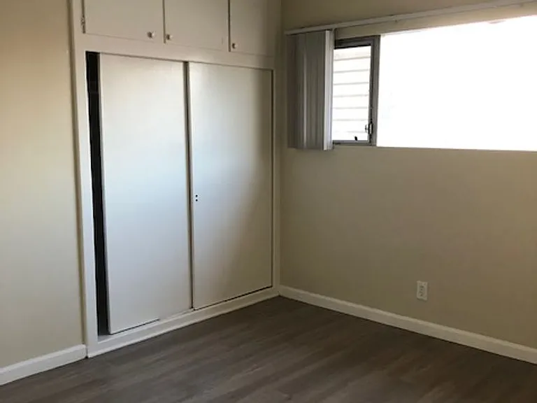 1834 Pine Ave — Photo 17