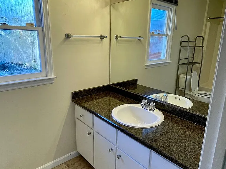 1153 Delano St — Photo 7
