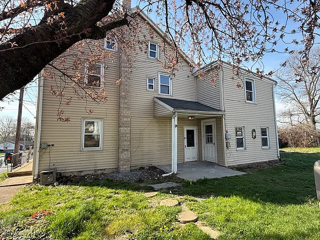 323 Main St — Photo 15