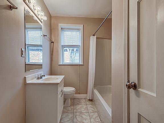 3rd image of 7260 Dartmouth Ave APT 2W
