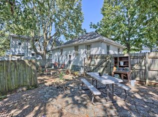 203 W Beardsley Ave, Champaign, IL