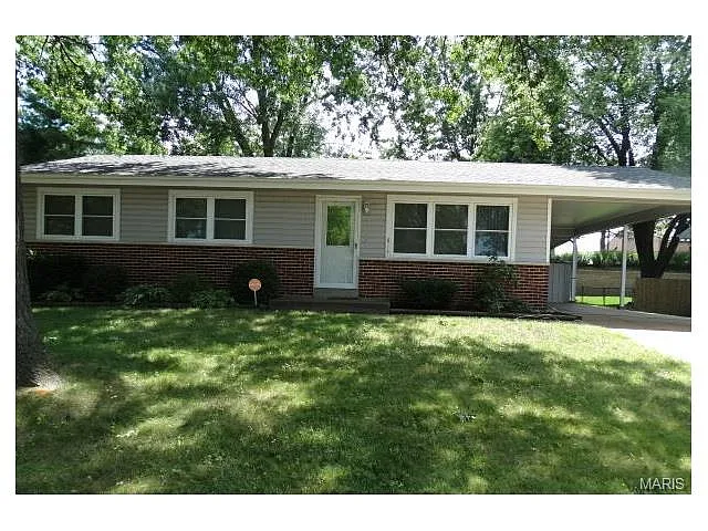 814 Mary Jo Ln photo 1