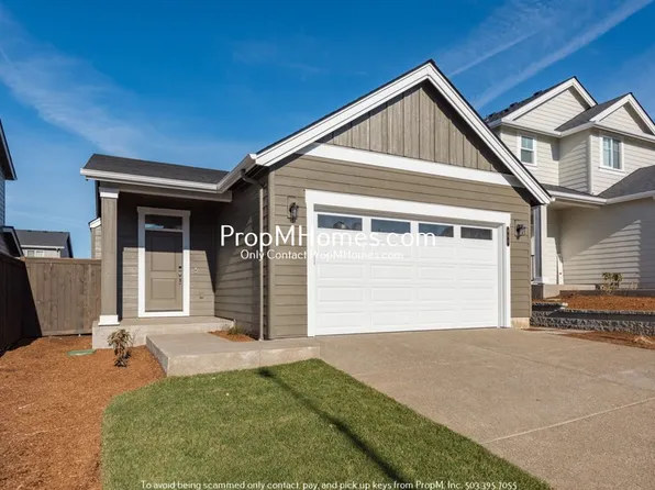 451 NE Greenway Dr, Estacada, OR 97023