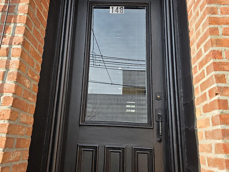 148 S Swan St #A — Photo 6