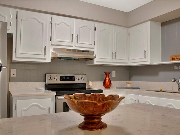 3rd image of 514 Orange Dr APT 23