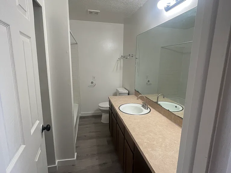 445 E 800 N #2 — Photo 12