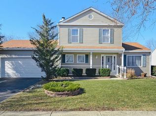 2003 Stanford Dr, Naperville, IL 60565