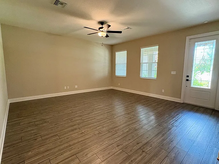 1718 Party Pl — Photo 4