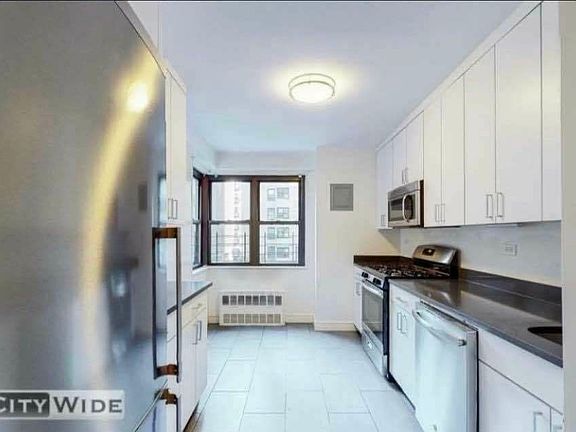 5th image of 400 E 89th St #3R