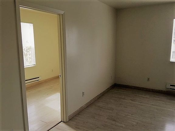 4th image of 1424 Earnest S Brazill St APT E