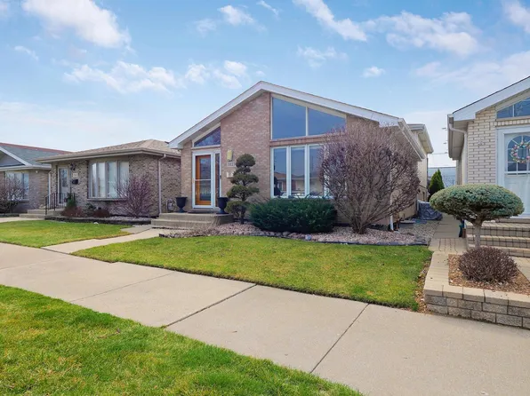 7027 W 64th Pl, Chicago, IL 60638
