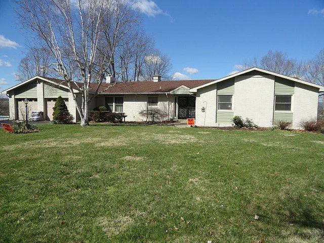 8659 Hillcrest Rd photo 1