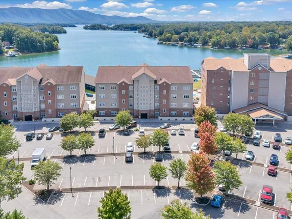 1273 Graves Harbor Trl #3203, Huddleston, VA 24104