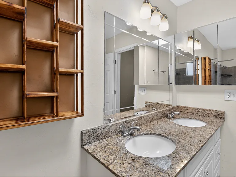 831 E Hedrick Dr #2 — Photo 27