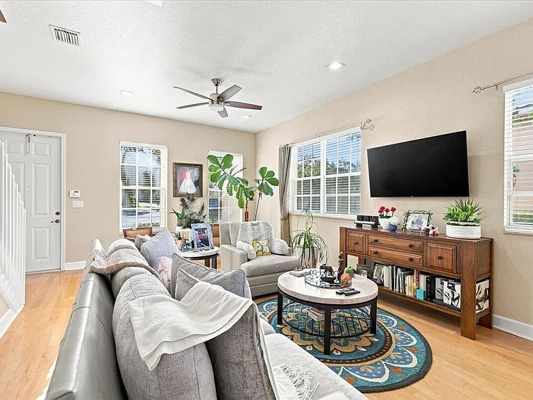 701 SW 147th Ave — Photo 4