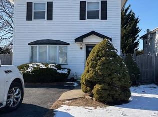 120 Miramar Blvd, Lindenhurst, NY 11757