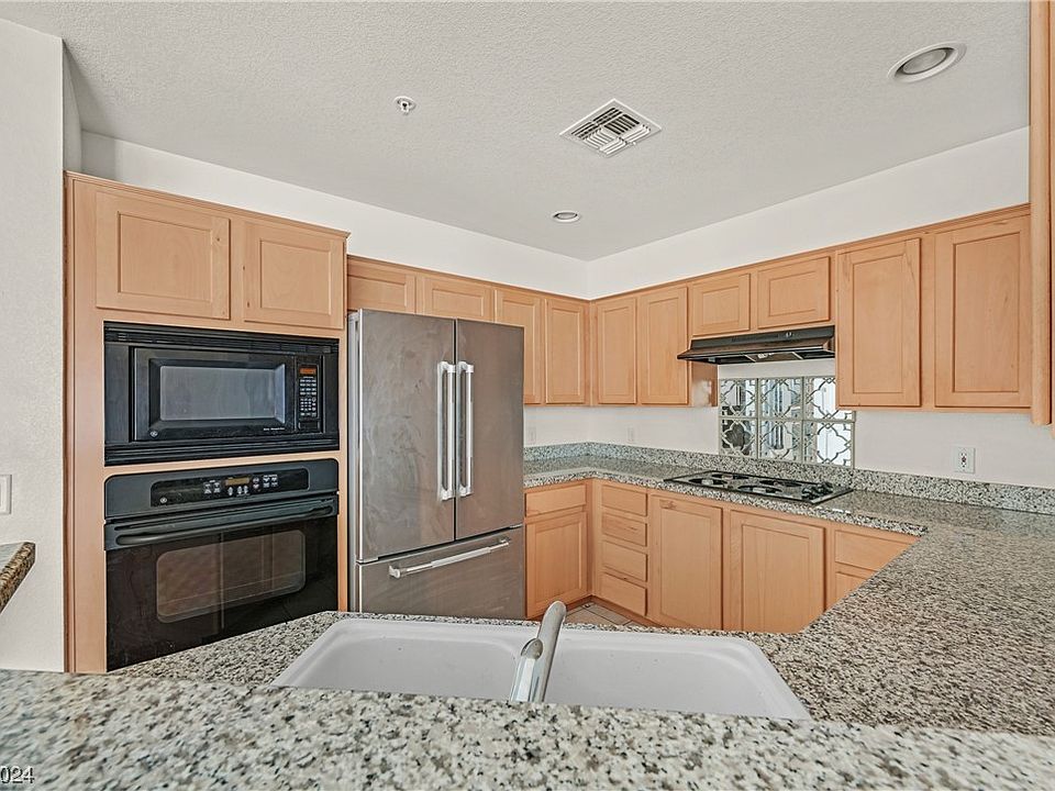 1st image of 39 E Agate Ave Unit 306