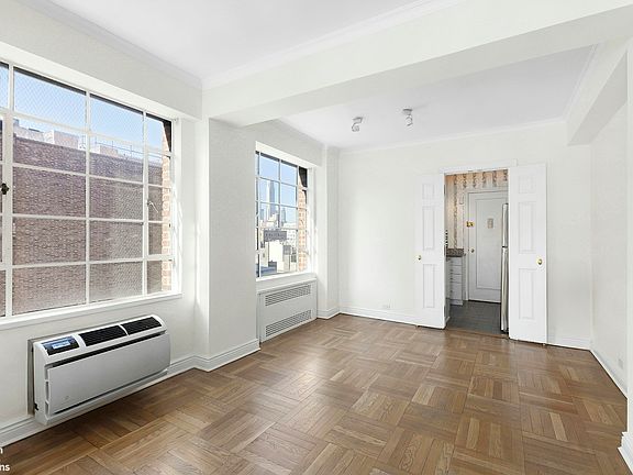 4th image of 715 Park Ave APT 12E
