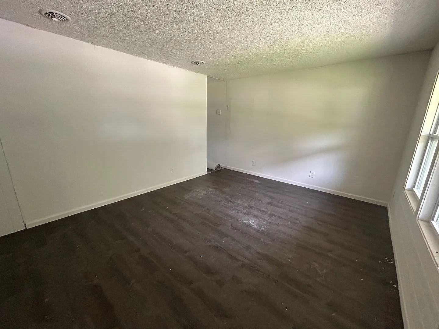 Cute 3 bedroom 1 bath! — Photo 2