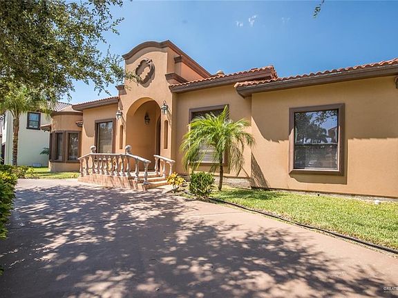 2nd image of 3800 El Jardin Ct