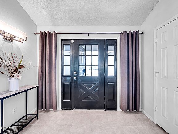 3rd image of 8332 W LARKSPUR Drive