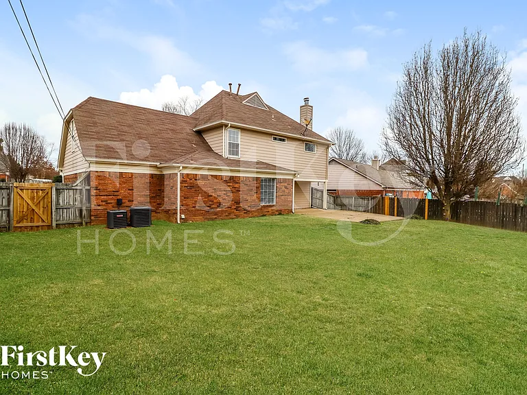 9689 Kingsridge Dr — Photo 14