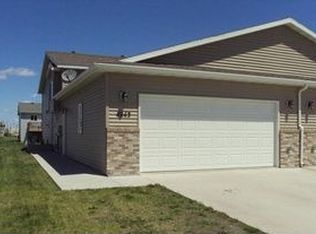 4243 31st Ave S, Fargo, ND 58104