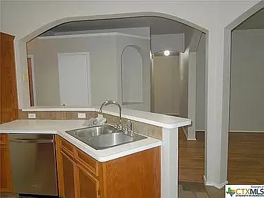 4 bed, 1759 sqft, $1,950 — Photo 4