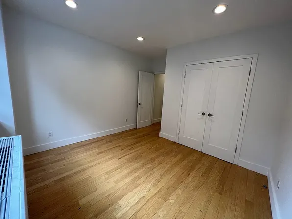 207 East 37th Street image 4 of 16