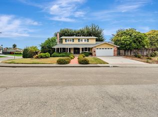 3 La Noche Ct, Novato, CA 94945
