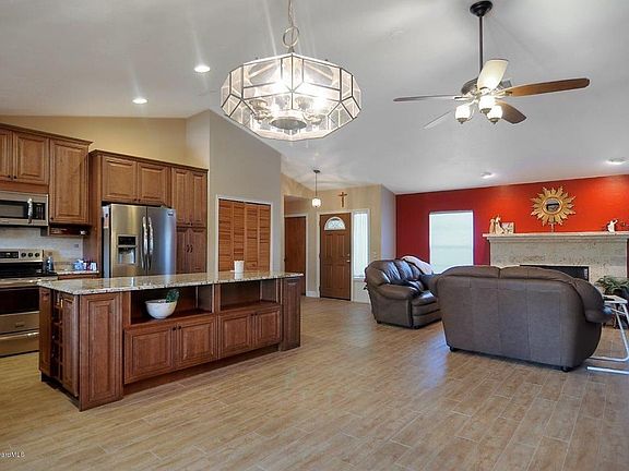 2nd image of 329 Arrowhead Ln
