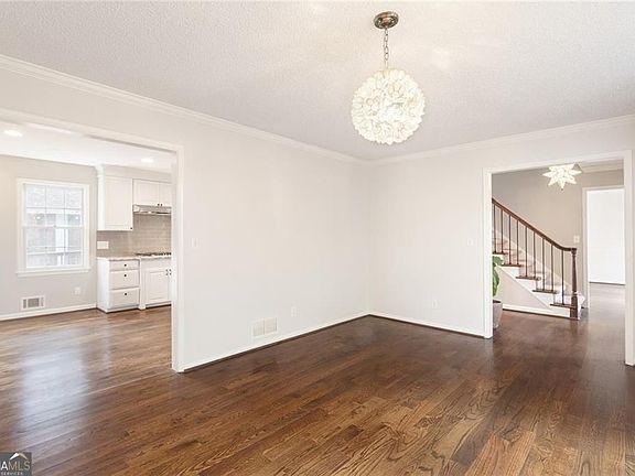 3rd image of 1050 Lakemont Trce