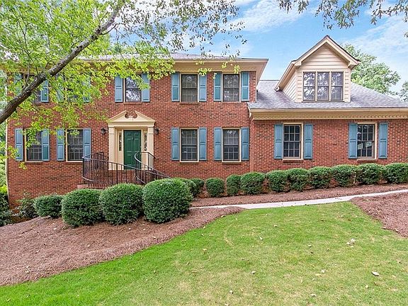3rd image of 2553 Bridgewood Ln