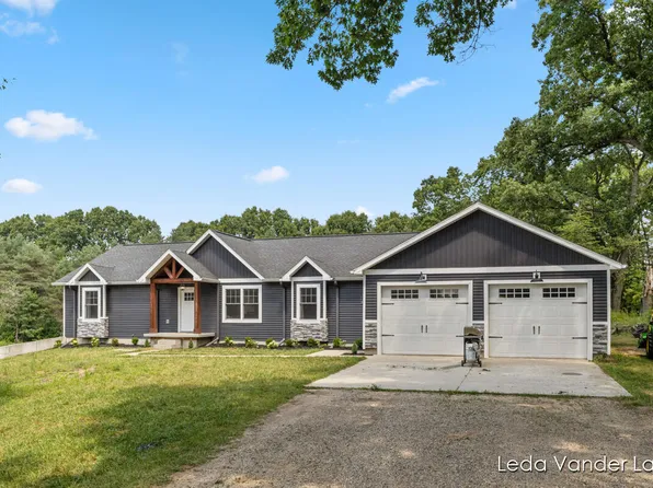 7385 Forteen Mile Rd NE, Rockford, MI 49341