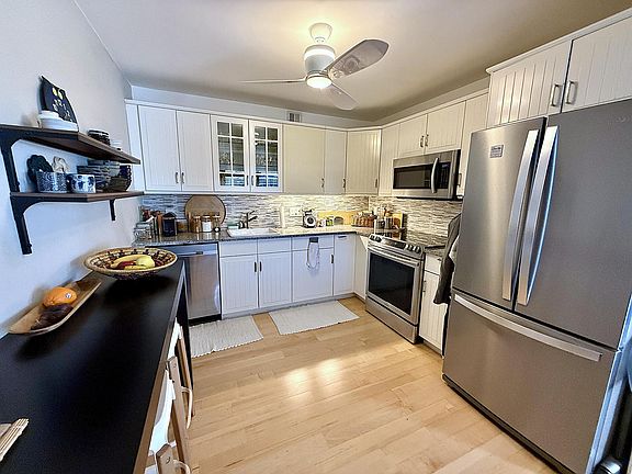 2nd image of 3032 Oakridge D