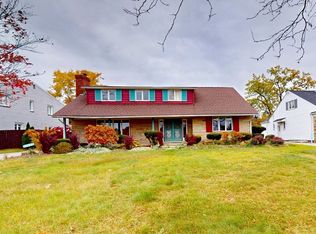 3283 Van Aken Blvd, Shaker Heights, OH 44120