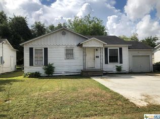 1107 E Airline Rd, Victoria, TX 77901