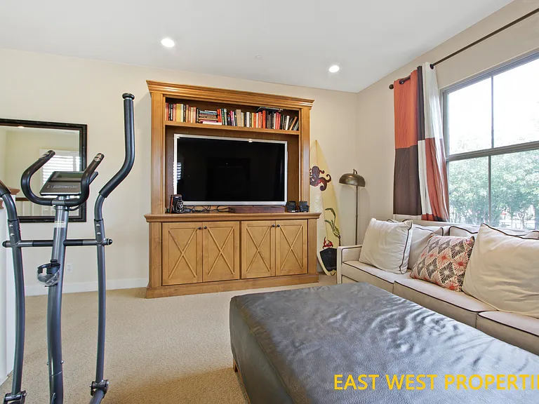 42 Royal Grv — Photo 19