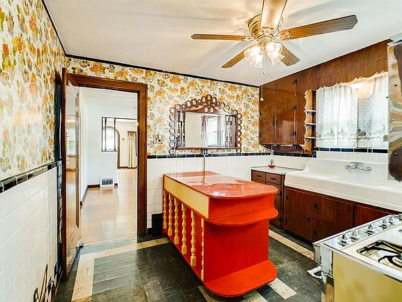 3rd image of 9324 Niles Pl