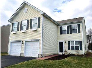 3 Juniper Dr, Columbus, NJ 08022