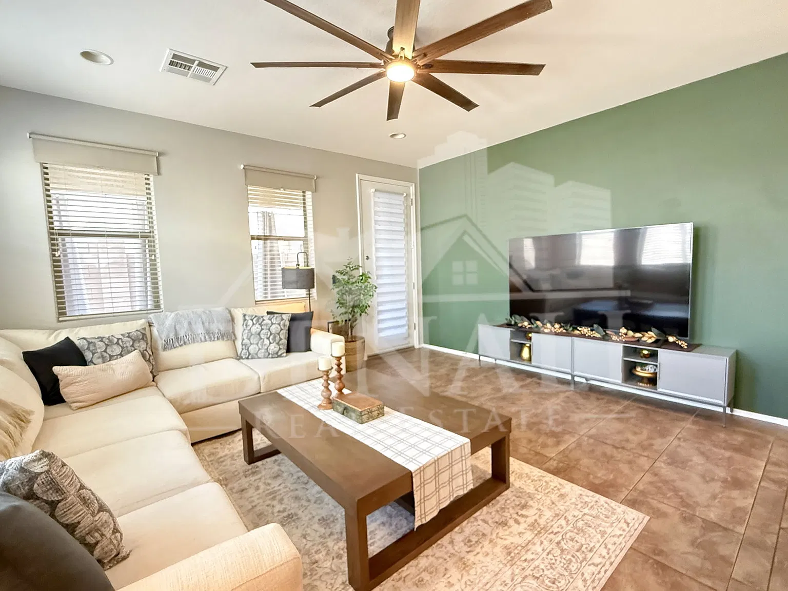 3 bed, 2.5 bath, 1675 sqft, $2,600 — Photo 4