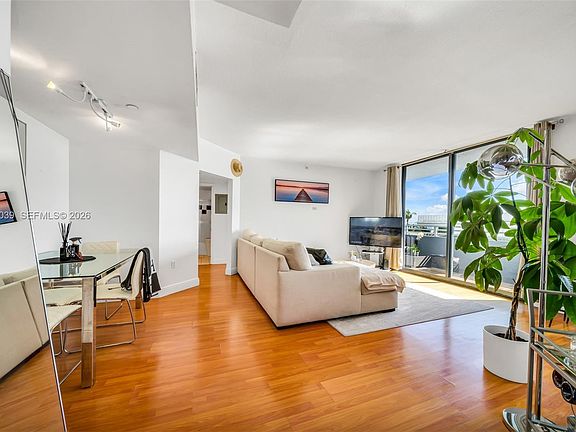 4th image of 1330 West Ave APT 1904
