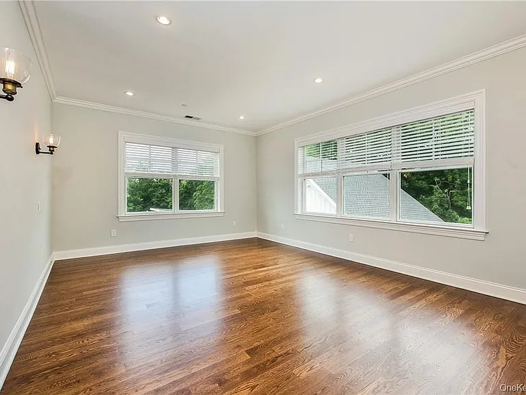 124B Maple Ave — Photo 10