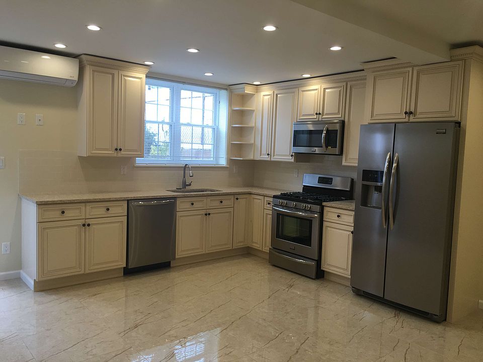 1st image of 2062 47th St #1