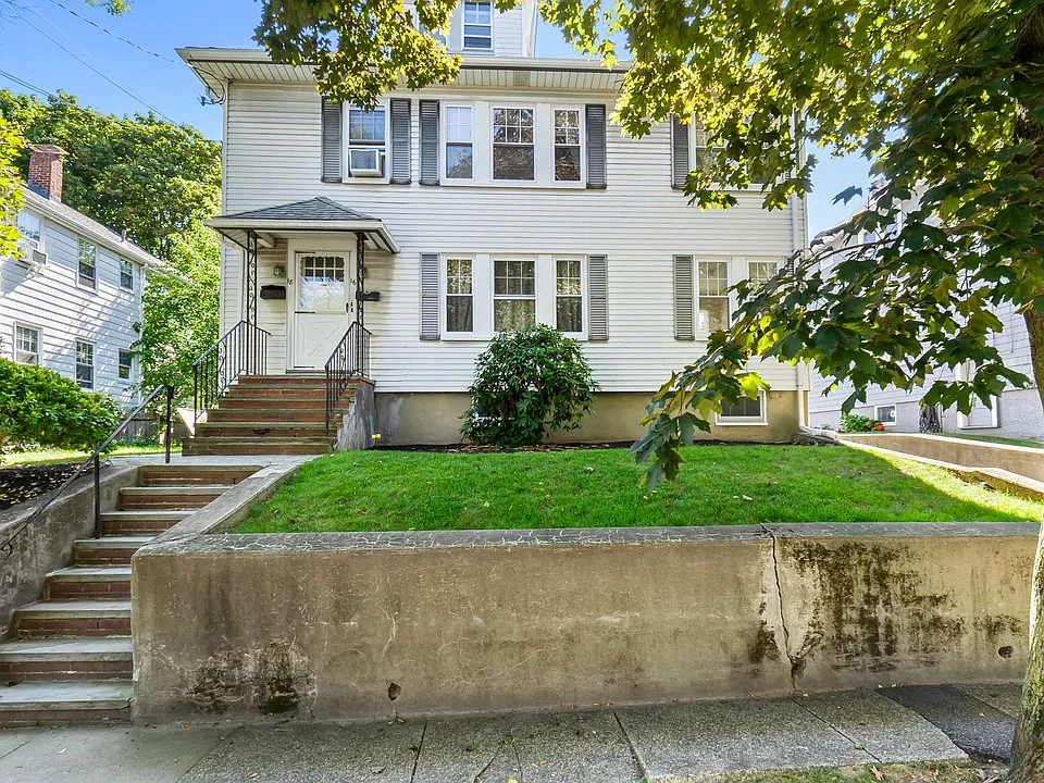 16 Harding Ave #16