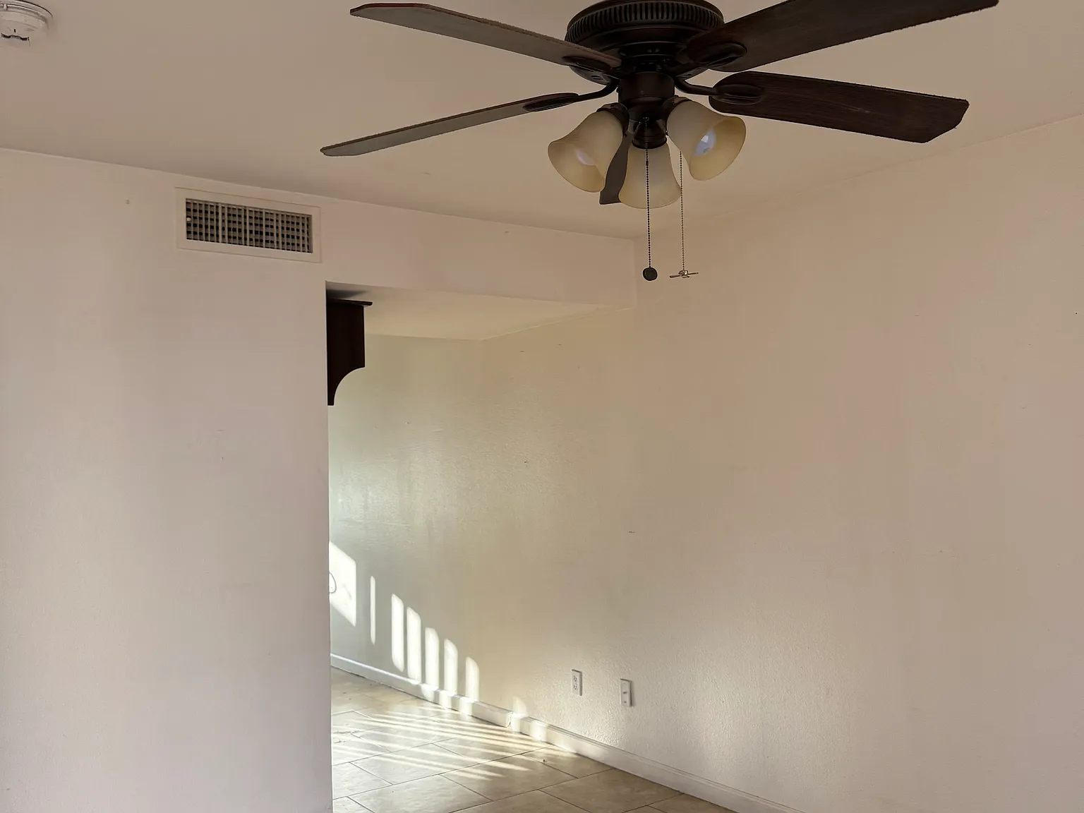 2 bed, 1.5 bath, 980 sqft, $1,350 — Photo 3