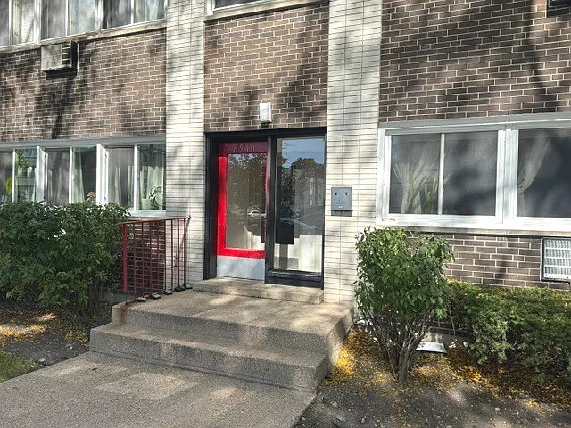 2 bed, 1.5 bath, 1300 sqft, $2,275 — Photo 4