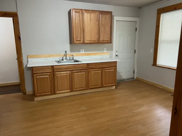 49 Chester St, Woonsocket, RI 02895