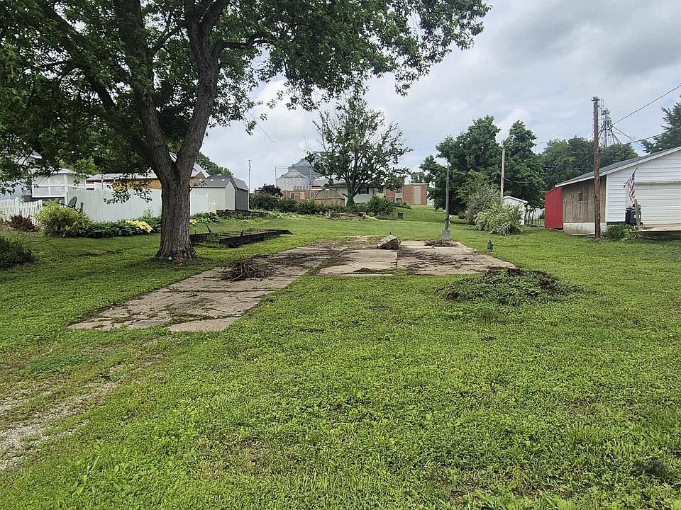 2nd image of 317 W Main St